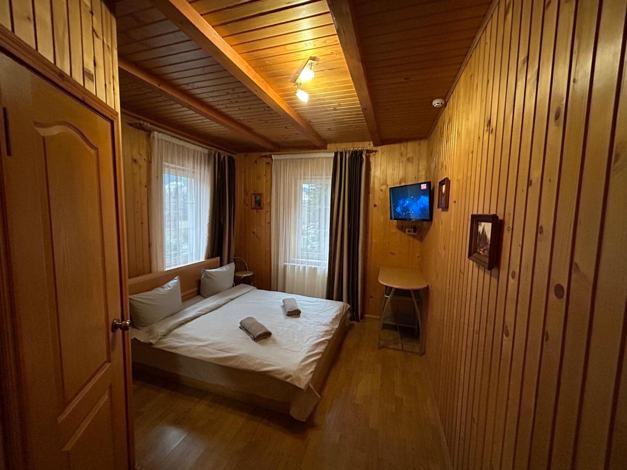Hotel Любе Jablunyzja Exterior foto